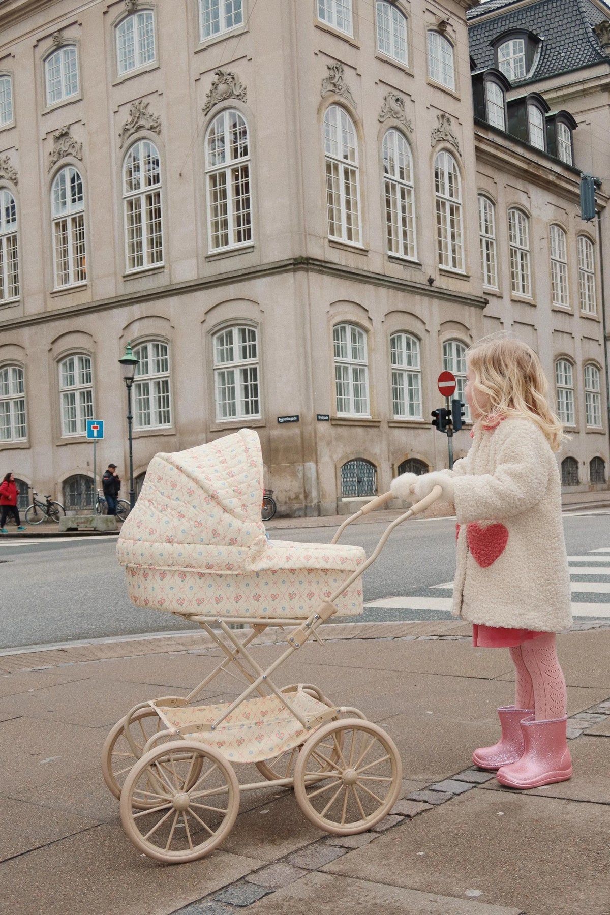 Konges Sløjd Calin Coat – Antique White | Pink Heart Pocket Teddy Coat