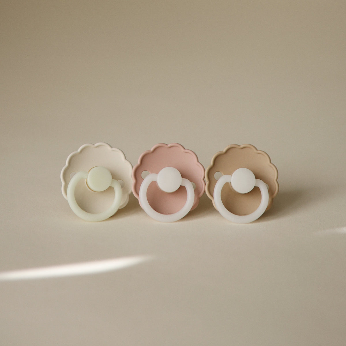 FRIGG Daisy Night Silicone Pacifier 2-Pack