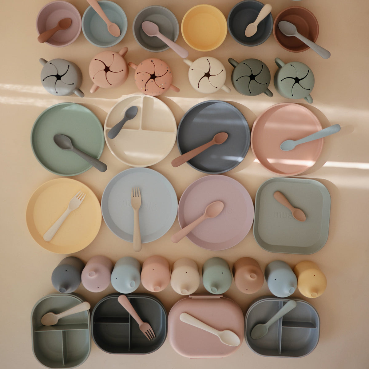 Round Dinnerware Plates
